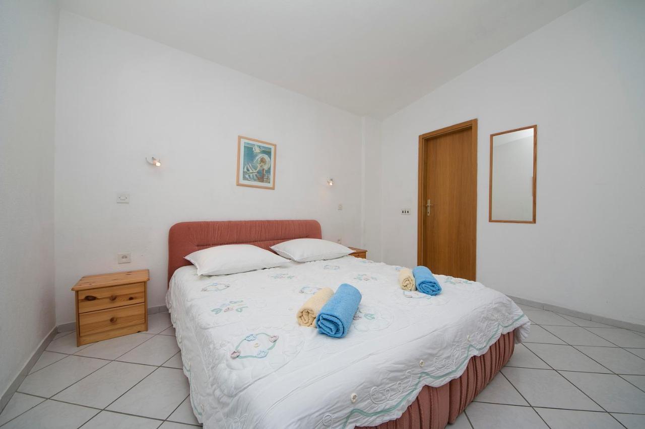 House Ursic Apartment Brela Ngoại thất bức ảnh
