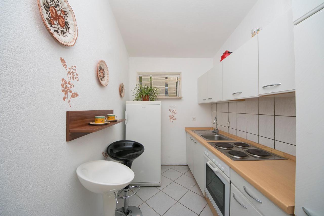 House Ursic Apartment Brela Ngoại thất bức ảnh